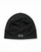 Bonnet noir sport minimaliste avec logo blanc sur fond blanc, style lifestyle essentiel